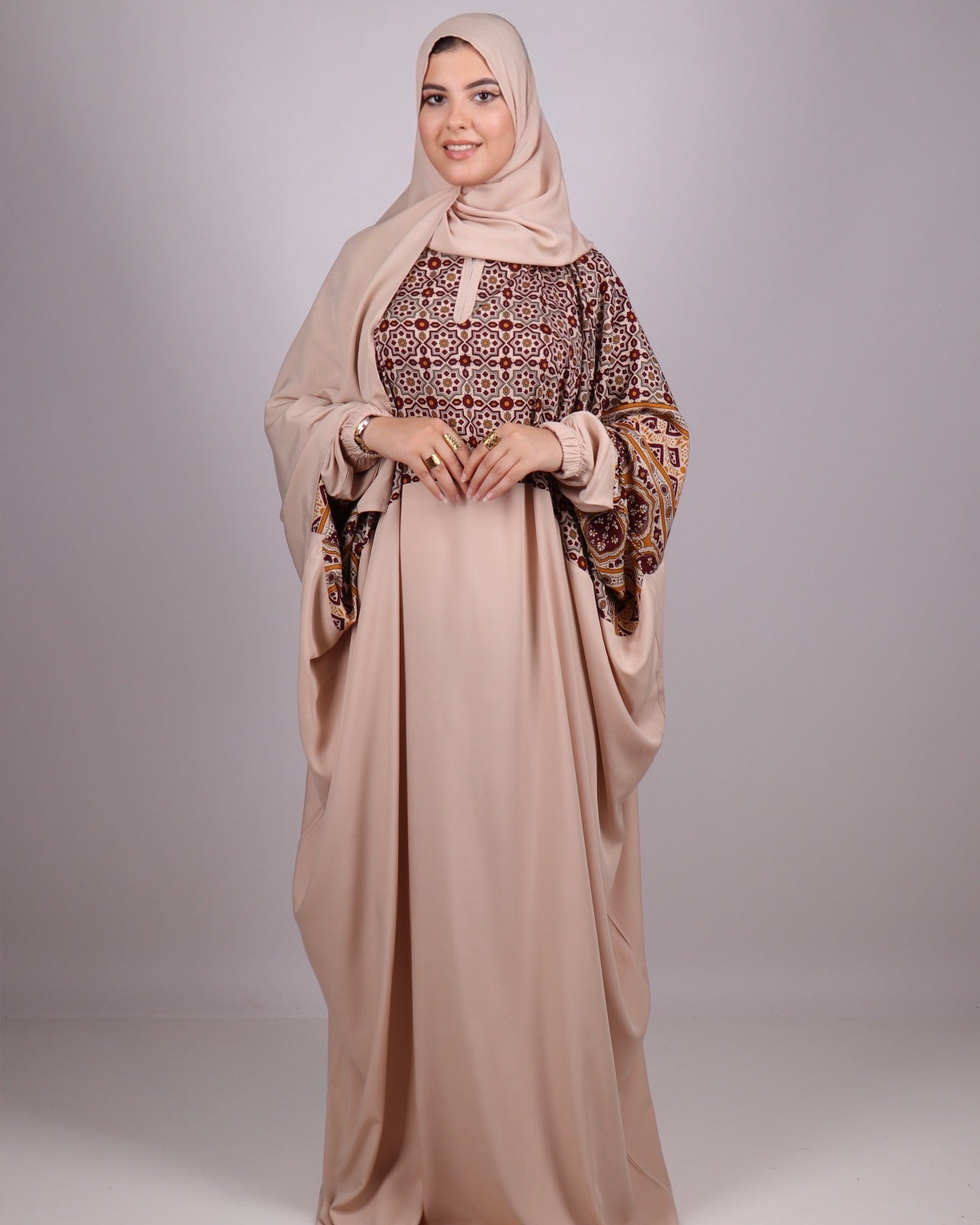 اسدال ريحانه ساده فى مشجر
