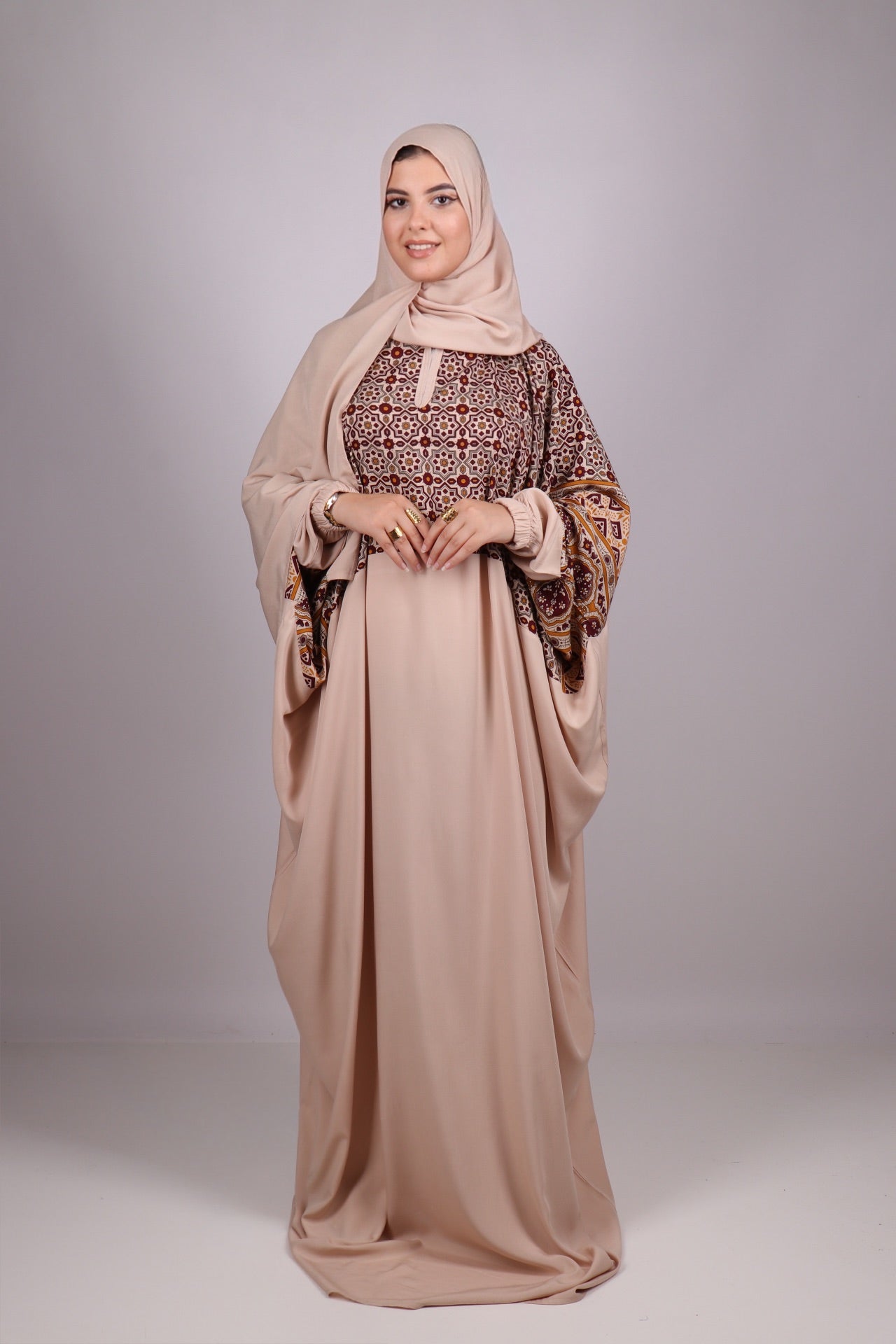 اسدال ريحانه ساده فى مشجر