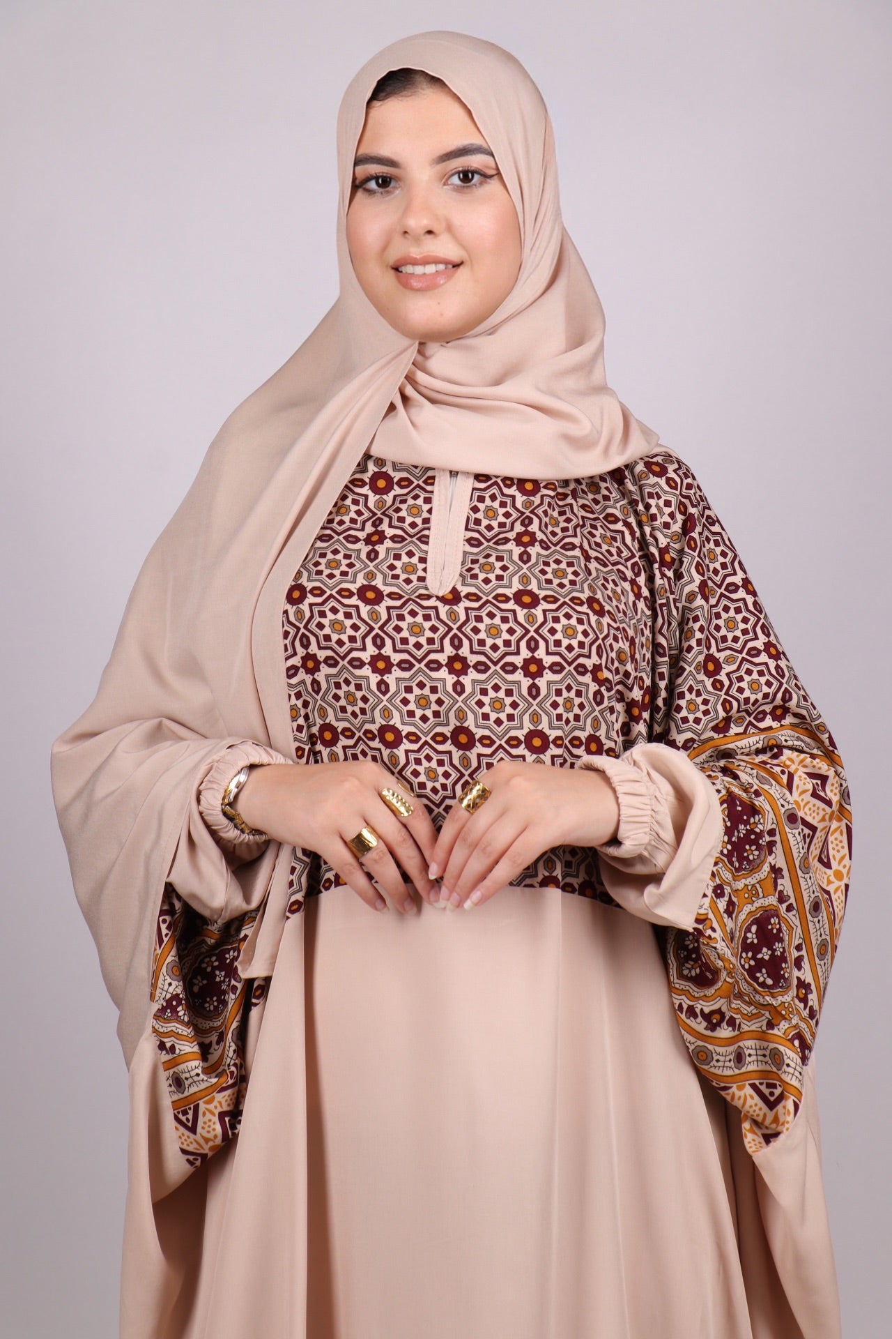 اسدال ريحانه ساده فى مشجر